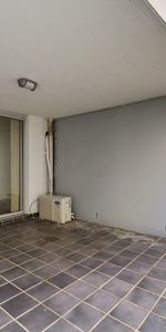 a spacious unit - Photo 3