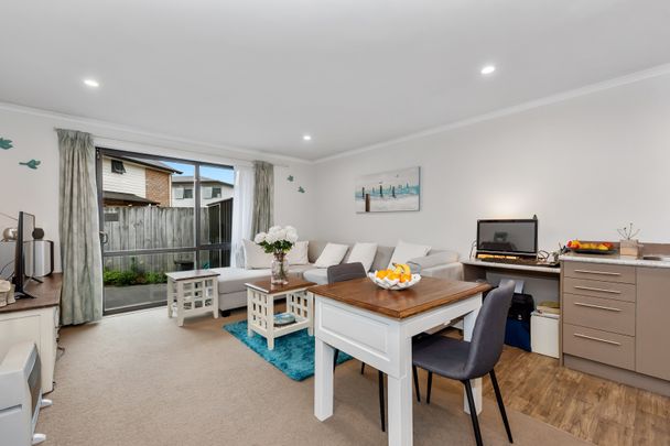 Well presented two bedroom townhouse, conveniently located a short distance from Waikato Hospital and the CBD. - Photo 1