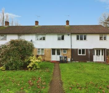 Thistle Grove, Welwyn Garden City, AL7 - Photo 1