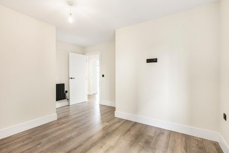 Glebe Road, London, E8 4BD - Photo 2