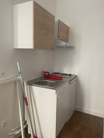 Location Appartement 1 pièce 21m² LYON 7ème - Photo 4