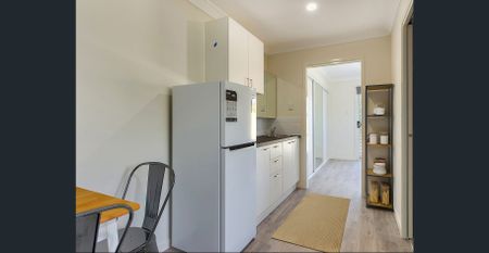 MODERN FULLY FURNISHED STUDIOS – BILLS INCLUDED - Photo 5