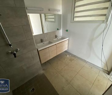 Location Appartement 4 pièces 114m² STE CLOTILDE 97490 - Photo 6
