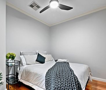 Secluded and stylish 3/4 warehouse conversion - Photo 6