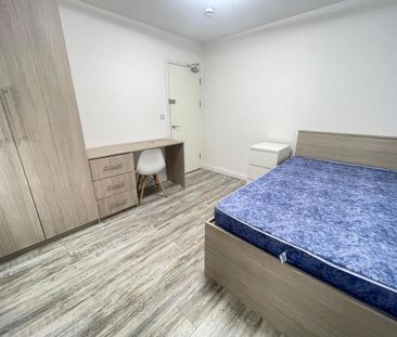 4 bedroom terraced house to rent - Photo 5