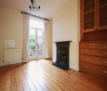 3 Bedroom Terraced To Let - Photo 3