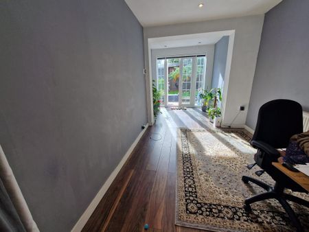 3 bedroom semi-detached house to rent - Photo 2