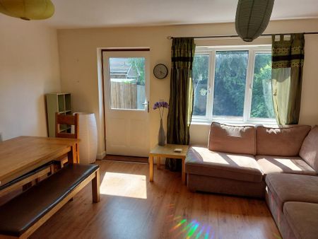 2 bedroom terraced house to rent - Photo 2