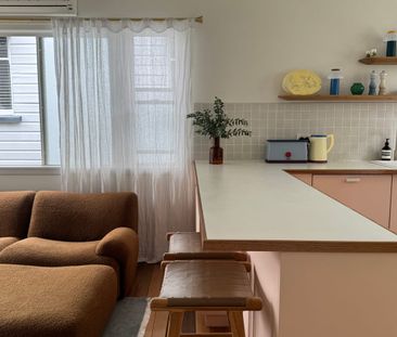 COORPAROO'S BEST RENOVATED RENTAL - Photo 1