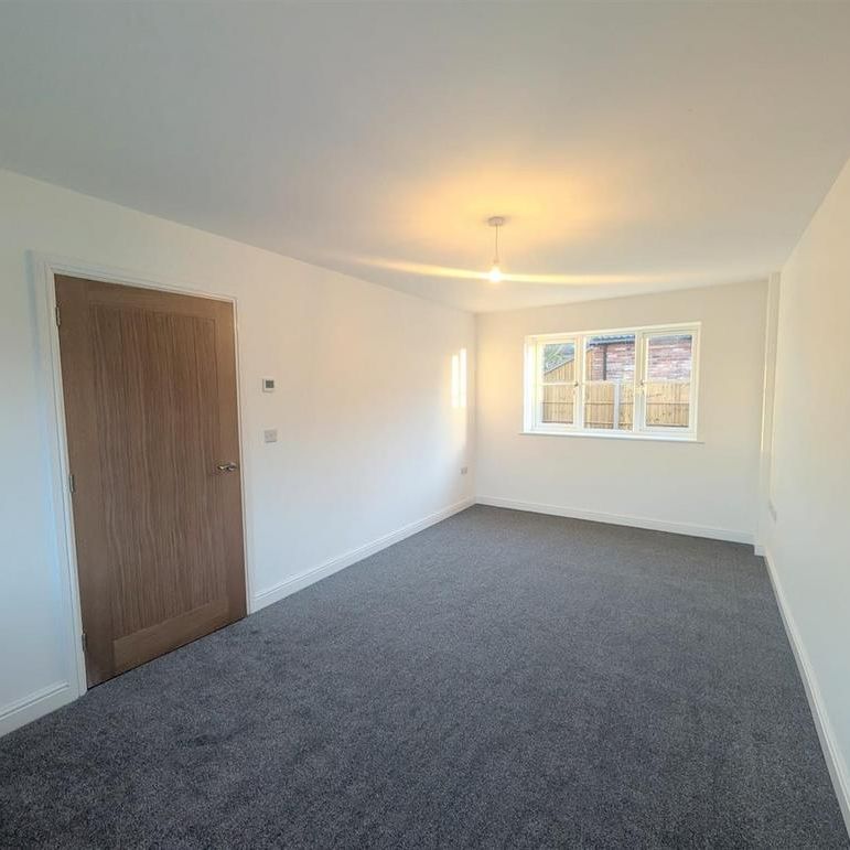 4 bedroom detached house to rent - Photo 1