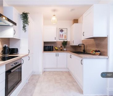 1 bedroom in a house share to rent - Photo 6