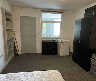 1 Room Available 2025 - Photo 4