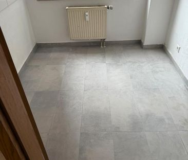 Zu vermieten 3 Zimmer Wohnung ( kernsaniert) - Photo 4