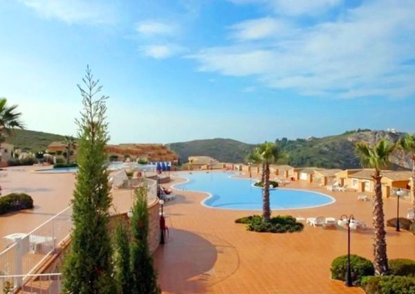 FOR RENT Apartment with 2 bedrooms with pool for LONG TERM