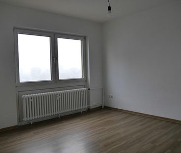 Schöne 2-Zimmer-Wohnung mit Tageslichtbad und Balkon in Neu-Isenbu... - Foto 2