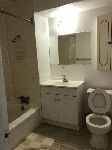 For Lease - 2015 Davenport Road Unit# 5, Toronto, Ontario - Photo 4