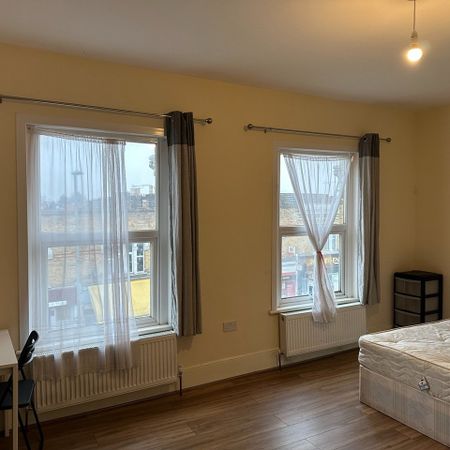 Room in a Shared Flat, High Road Leyton, E10 - Photo 3