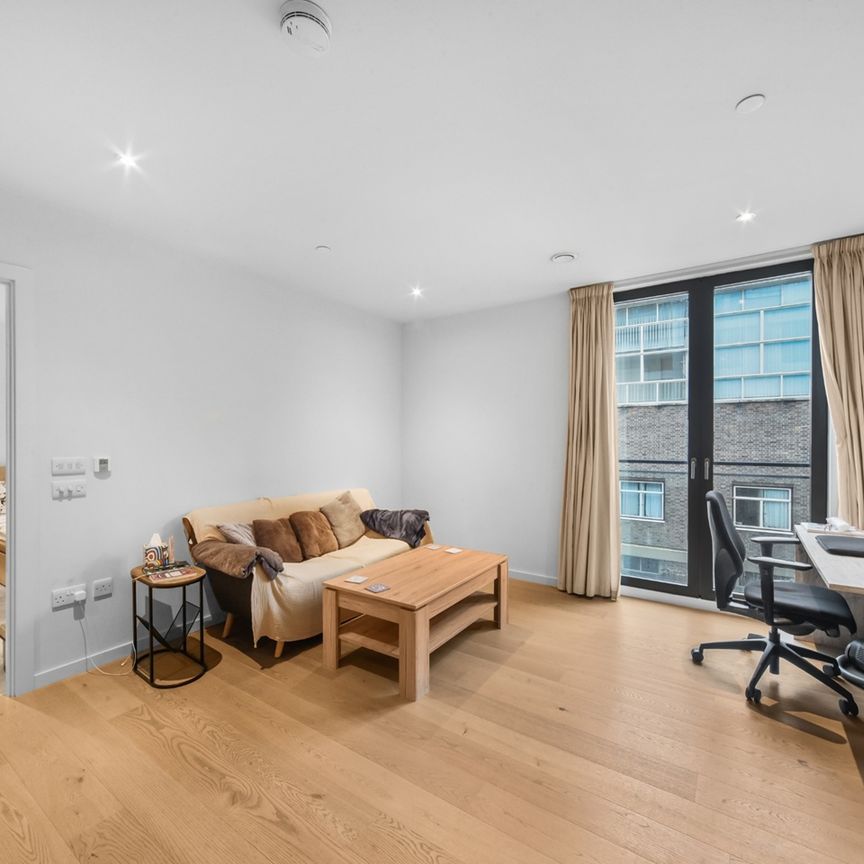 2 Bed Flat, St. Gabriel Walk, SE1 - Photo 1