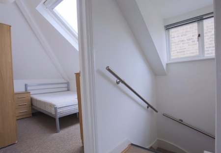 2 bedroom flat to rent - Photo 4