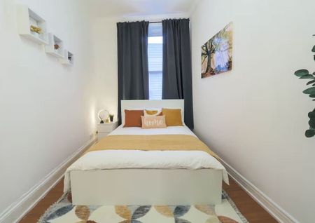 Hammersmith Road, London - Photo 3