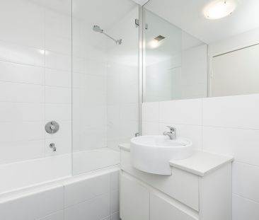 D302/3-11 Hunter Street, Waterloo NSW 2017 - Apartment For Rent | D... - Photo 2