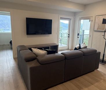 FULLY FURNISHED 2 BED 1 BATH SUITE - Photo 1
