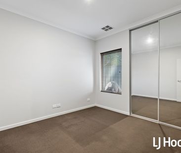 Luxurious Executive Family Home Awaits - Photo 6