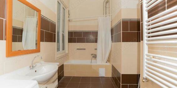 1 camera zona Piata Resita - Fotografie 3