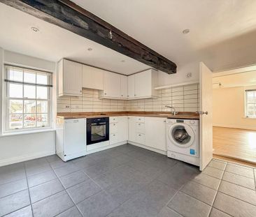 3 bedroom flat to rent - Photo 4