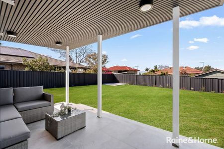 Immaculate 3 bedroom home - Photo 2