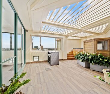 A Private Urban Oasis with Rooftop Entertainer's Haven - Photo 1