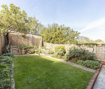 4 bedroom semi-detached house to rent - Photo 1