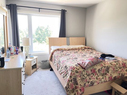 For Lease - 2056 Meadowgate Boulevard, London South, Ontario - Photo 1