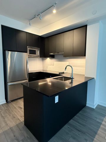 For Lease - 3071 Trafalgar Road Unit# 811, Oakville, Ontario - Photo 2