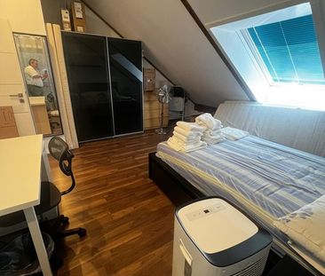 Exklusives Wohnen am Tillypark: Hochwertig möbliertes Haus - Photo 6