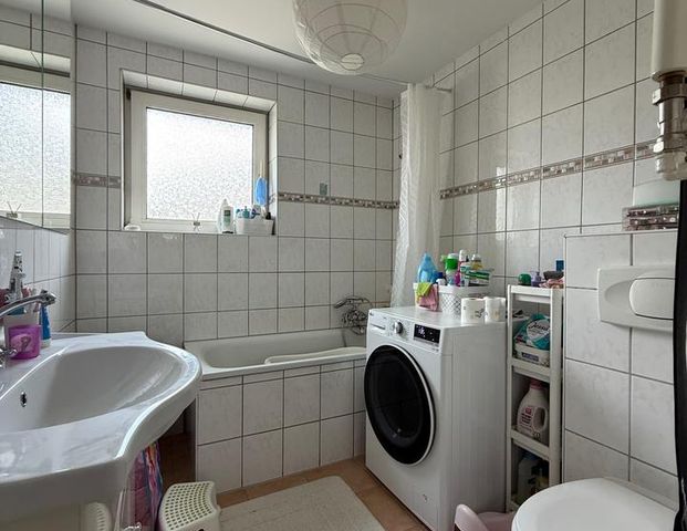 Helle 4-Zimmer-Wohnung mit Wintergarten im Herzen von Remscheid - Foto 1