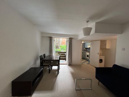 1 Bed Flat, Monmouth Road, W2 - Photo 5