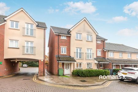 4 bedroom terraced house to rent - Photo 2