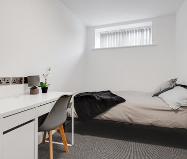 1 bedroom in a flat share to rent - Photo 4