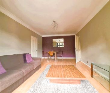 Greystoke Lodge, Hanger Lane, London W5 - Photo 2