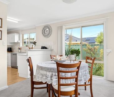 Three-Bedroom Home with Multiple Living Areas Near Modbury Hospital! - Photo 2