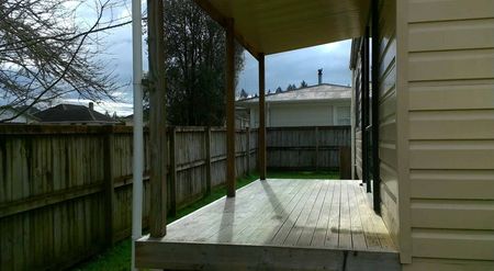 Charming 2BR Home with Great Amenities! - Photo 2