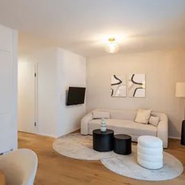 Stilvolles 2-Zimmer-Apartment mit Terrasse und Klimaanlage - Foto 1