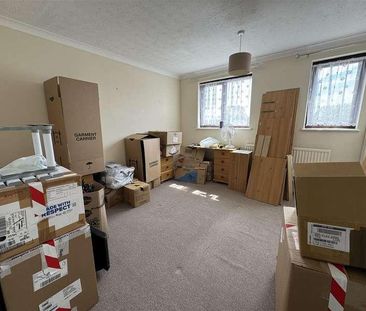 Melrose Close, Westlea, Swindon, SN5 - Photo 2
