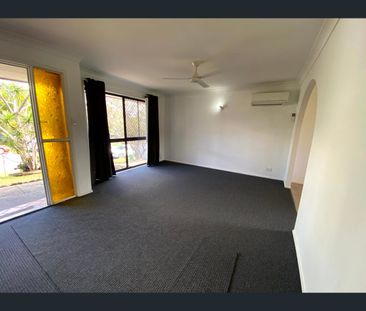 9 Tallowood Road, Ashmore, Qld 4214 - Photo 4