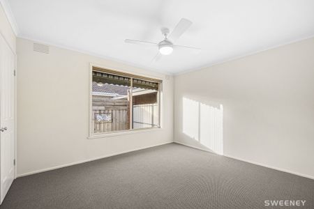 Beautifully presented three bedroom home in quiet convenient location - Photo 5