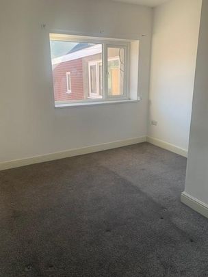 4 bedroom terraced house to rent - Photo 1