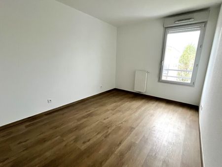 Location Appartement 2 pièces 39m² ST ANDRE DE CUBZAC 33240 - Photo 3