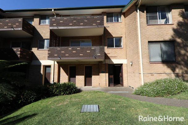 Tranquil Apartment on the Edge of Heffron Park - Photo 1