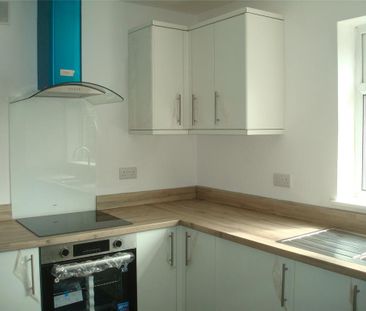 3 bedroom end of terrace house to rent - Photo 6